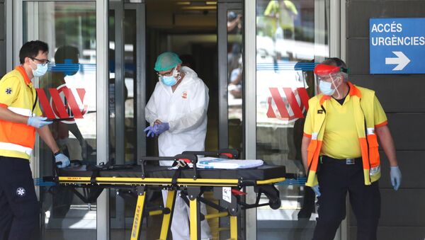 Entrada de emergencias del hospital Arnau de Vilanova - Sputnik Mundo