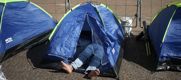 Unos sintecho en Sao Paulo, Brasil - Sputnik Mundo