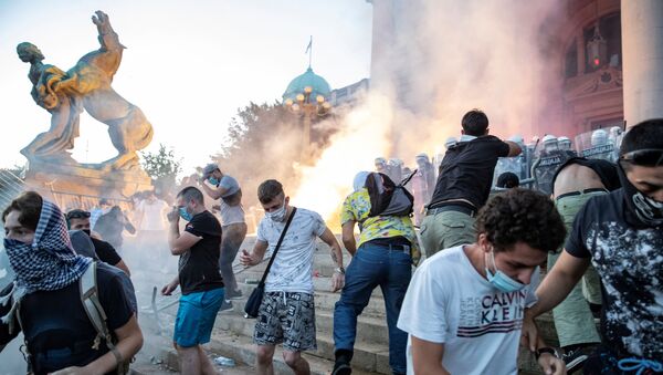 Protestas en Serbia - Sputnik Mundo