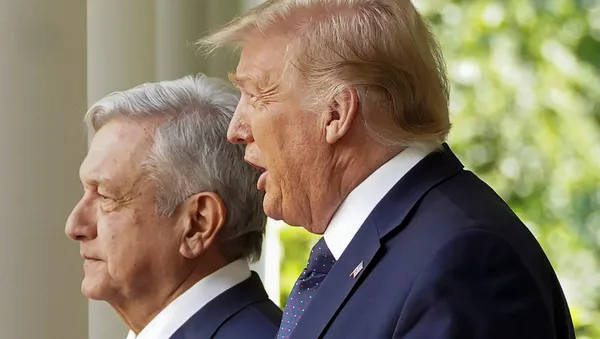 El presidente de México, Andrés Manuel López Obrador, junto a su homólogo estadounidense, Donald Trump - Sputnik Mundo