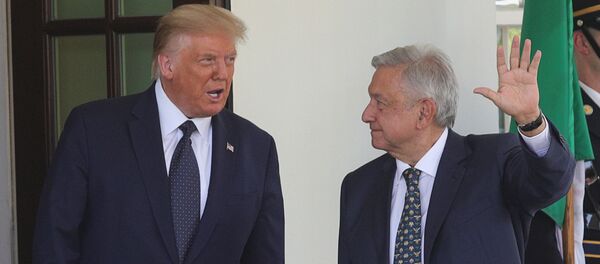 El presidente de México, Andrés Manuel López Obrador, junto a su homólogo estadounidense, Donald Trump - Sputnik Mundo