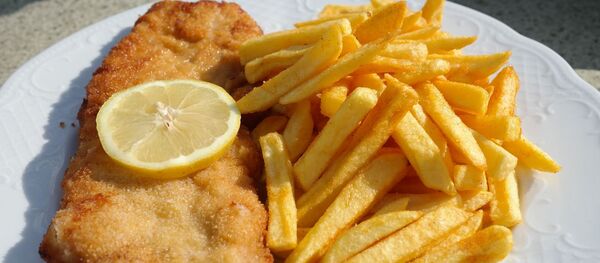 Papas fritas con pollo - Sputnik Mundo