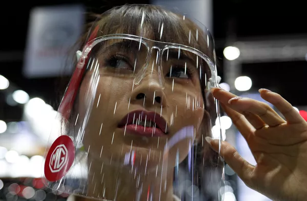 Las curvas futuristas abren el Salón Internacional Automovilístico de Bangkok
Las curvas futuristas abren el Salón Internacional Automovilístico de Bangkok
- Sputnik Mundo
