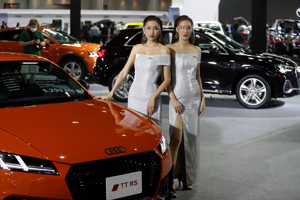Las curvas futuristas abren el Salón Internacional Automovilístico de Bangkok
Las curvas futuristas abren el Salón Internacional Automovilístico de Bangkok
- Sputnik Mundo