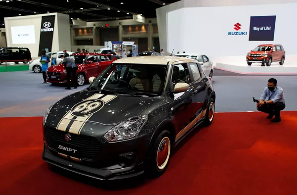 Las curvas futuristas abren el Salón Internacional Automovilístico de Bangkok
Las curvas futuristas abren el Salón Internacional Automovilístico de Bangkok
- Sputnik Mundo