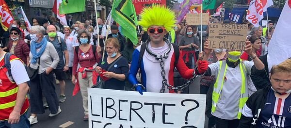 Manifestantes en París - Sputnik Mundo