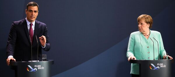 La canciller alemana, Angela Merkel, y el presidente del Gobierno español, Pedro Sánchez - Sputnik Mundo