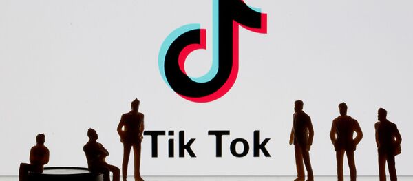 Un logo de la aplicación china TikTok  - Sputnik Mundo