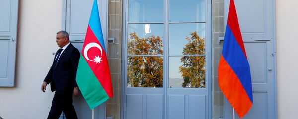 Banderas de Armenia y Azerbaiyán  - Sputnik Mundo
