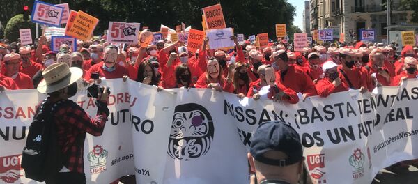 Los trabajadores de Nissan se manifiestan en Madrid - Sputnik Mundo