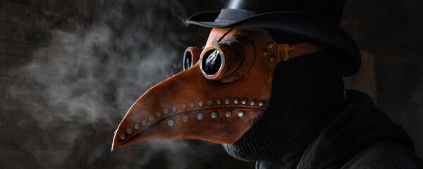 Un médico de la peste  - Sputnik Mundo