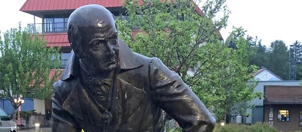  Estatua de Alexander Baránov, fundador de Sitka (Alaska) y primer gobernador de la América rusa - Sputnik Mundo