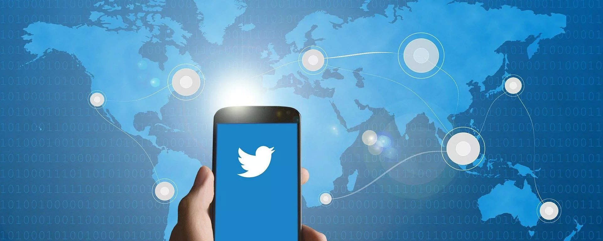 Un smartphone con el logo de Twitter (imagen referencial) Un smartphone con el logo de Twitter (imagen referencial) - Sputnik Mundo, 1920, 18.01.2021