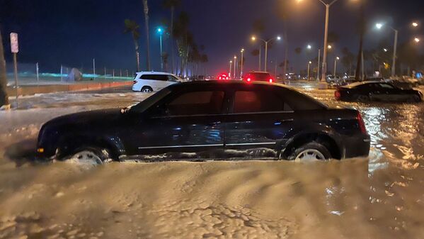 Las olas 'cappuccino': un inusual fenómeno luce en varias partes del mundo

 - Sputnik Mundo