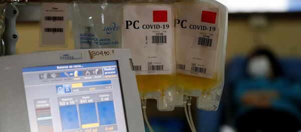 Bolsas con plasma sanguíneo - Sputnik Mundo