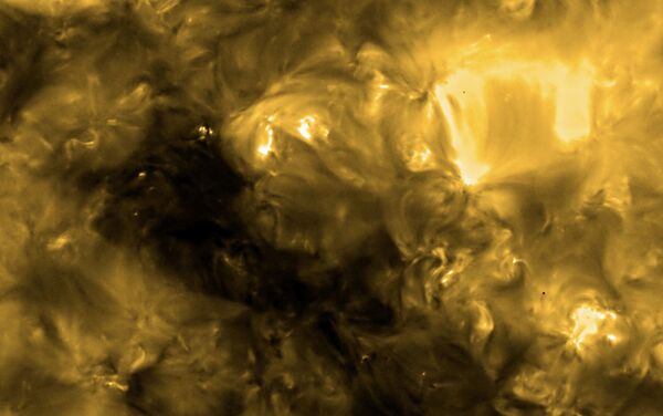 Hogueras cerca de la superficie solar detectadas por Solar Orbiter - Sputnik Mundo