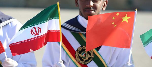 Banderas de Irán y China - Sputnik Mundo