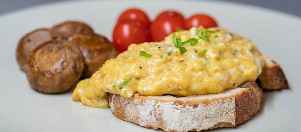 Los huevos revueltos - Sputnik Mundo