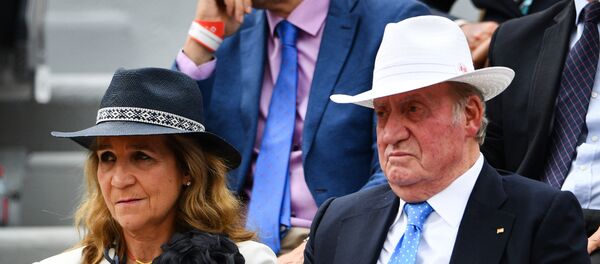 Rey Juan Carlos I con su hija Elena de Borbón y Grecia - Sputnik Mundo