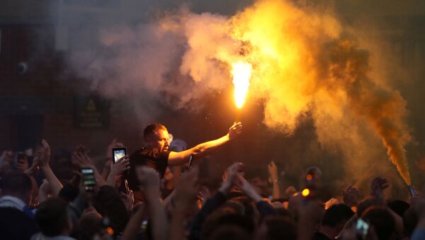 Simpatizantes del Leeds United festejan el ascenso a la English Premier League - Sputnik Mundo