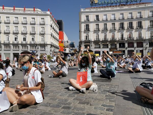 No hay formación, sino explotación: los médicos residentes de Madrid vuelven a la calle No hay formación, sino explotación: los médicos residentes de Madrid vuelven a la calle - Sputnik Mundo