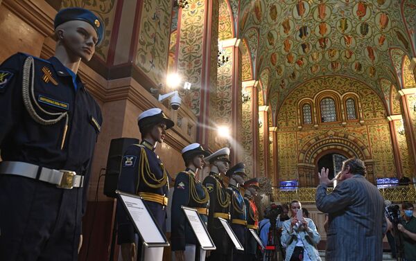Muestra de uniformes en el Museo Histórico de Moscú - Sputnik Mundo