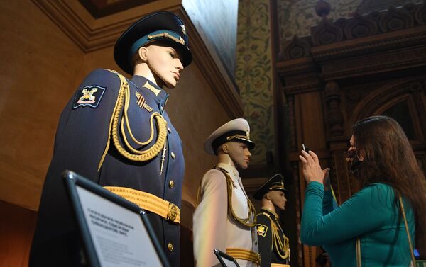 Muestra de uniformes en el Museo Histórico de Moscú - Sputnik Mundo