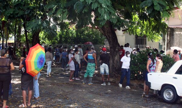 Inicia en Cuba venta de productos en monedas libremente convertibles - Sputnik Mundo