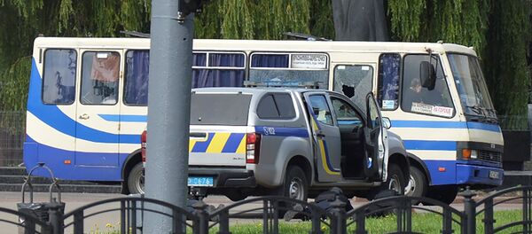 El autobús secuestrado en la ciudad ucraniana de Lutsk - Sputnik Mundo