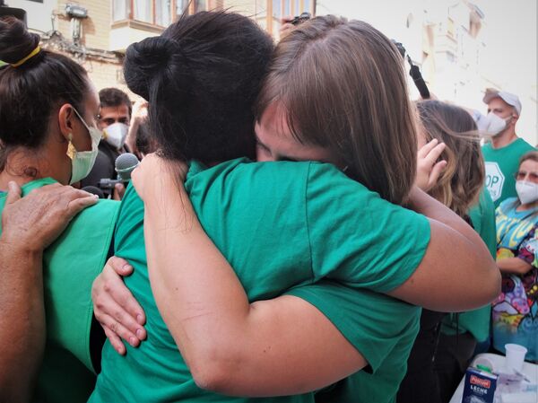 Seguiremos luchando: se paraliza uno de los primeros desahucios desde el inicio de la pandemia en España - Sputnik Mundo