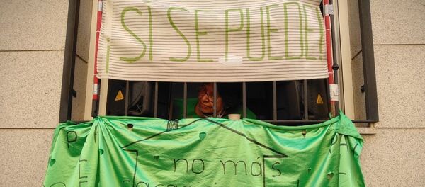 Imagen referencial de la paralización de un desahucio en Vallecas, barrio del sur de Madrid - Sputnik Mundo