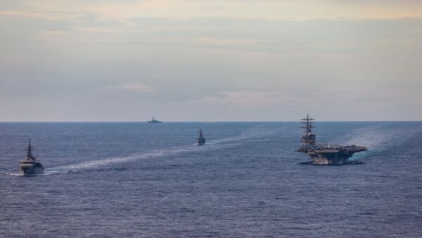 Buques japoneses se entrenan con portaviones de propulsión nuclear USS Ronald Reagan - Sputnik Mundo