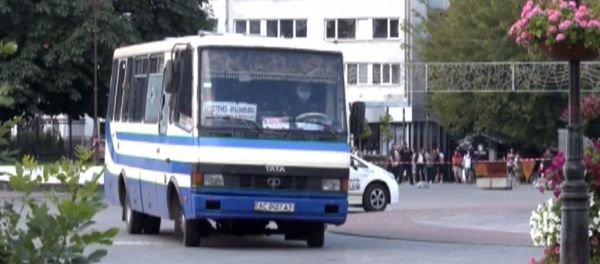 El autobús secuestrado en la localidad ucraniana de Lutsk El autobús secuestrado en la localidad ucraniana de Lutsk - Sputnik Mundo