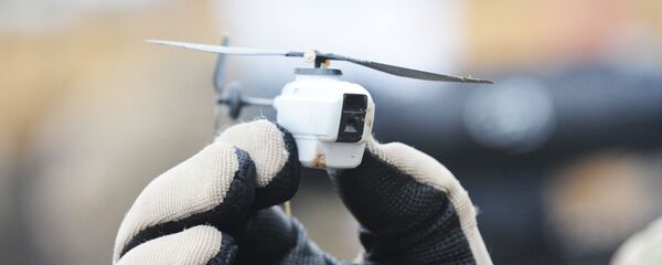 Dron de reconocimiento Black Hornet 3s - Sputnik Mundo