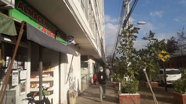 COVID-19 en Chile: el universo paralelo de los guetos verticales - Sputnik Mundo