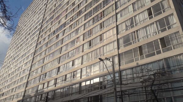 COVID-19 en Chile: el universo paralelo de los guetos verticales - Sputnik Mundo