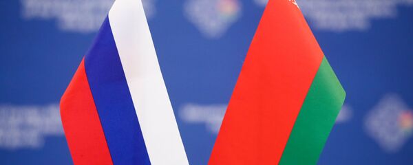 Banderas de Rusia y Bielorrusia - Sputnik Mundo