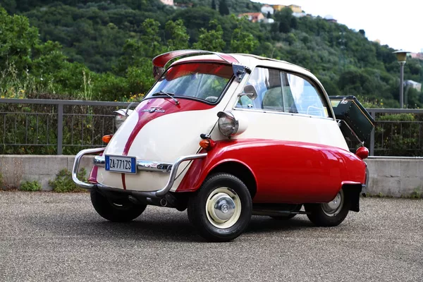 Una colección de 17 automóviles confiscados que te sorprenderá

 - Sputnik Mundo