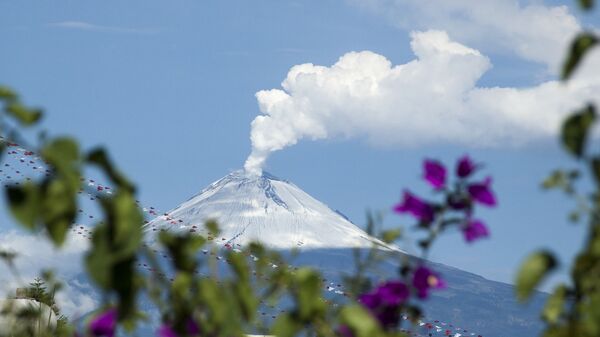 El volcán Popocatépetl, foto de archivo El volcán Popocatépetl, foto de archivo - Sputnik Mundo