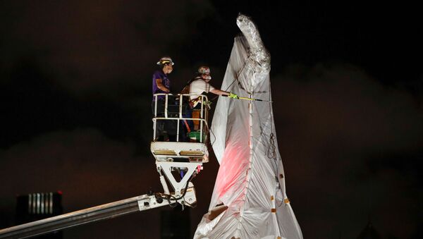 Retiran la estatua de Cristóbal Colón en Chicago - Sputnik Mundo