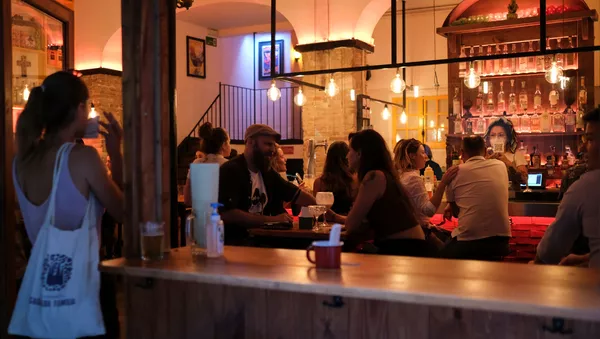 Un bar en España - Sputnik Mundo