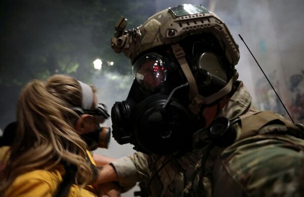 Una semana de incendios, manifestaciones y espectáculos de la naturaleza - Sputnik Mundo