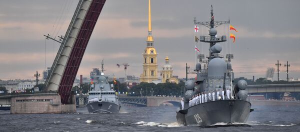 El ensayo del desfile naval dedicado al Día de la Armada de Rusia - Sputnik Mundo