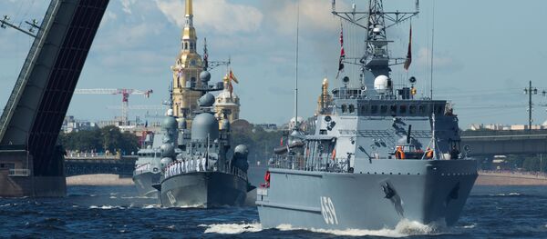 El desfile naval en San Petersburgo - Sputnik Mundo