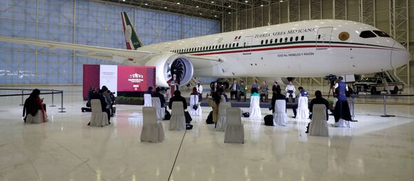 El avión presidencial mexicano el Boeing 787 José María Morelos y Pavón El avión presidencial mexicano el Boeing 787 José María Morelos y Pavón - Sputnik Mundo