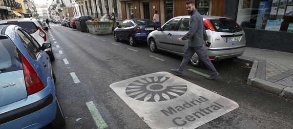 Una calle de Madrid Central en el centro de la capital - Sputnik Mundo