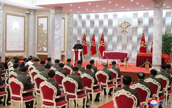 El líder nocoreano se dirige a los militares con motivo del 67 aniversario del Día de la Victoria en la Gran Guerra Patriótica de Liberación - Sputnik Mundo