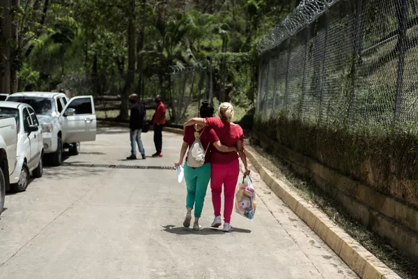Temor y alegría, el sentir de venezolanas que abrazan la libertad en medio de la pandemia Temor y alegría, el sentir de venezolanas que abrazan la libertad en medio de la pandemia - Sputnik Mundo