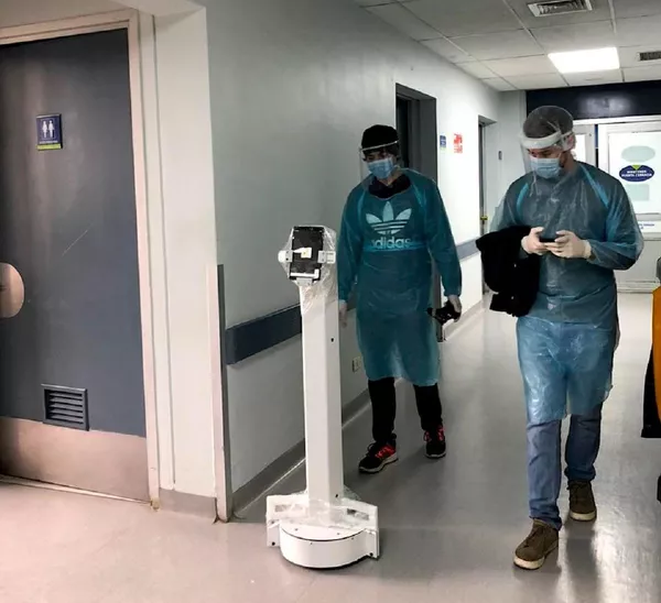 El robot chileno que está revolucionando la pandemia de COVID-19 El robot chileno que está revolucionando la pandemia de COVID-19 - Sputnik Mundo