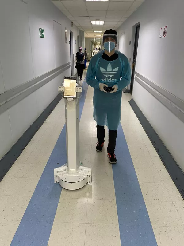 El robot chileno que está revolucionando la pandemia de COVID-19 El robot chileno que está revolucionando la pandemia de COVID-19 - Sputnik Mundo